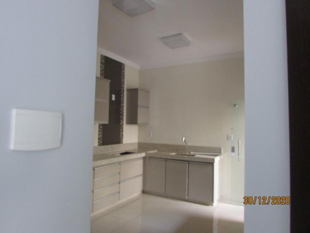 Foto 7 de Casa no Residencial Interlagos com 3 quartos