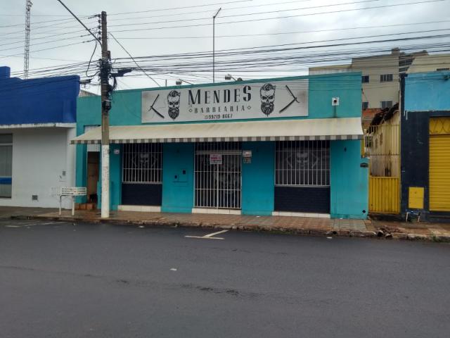 Comercial no Setor Central com 4 quartos