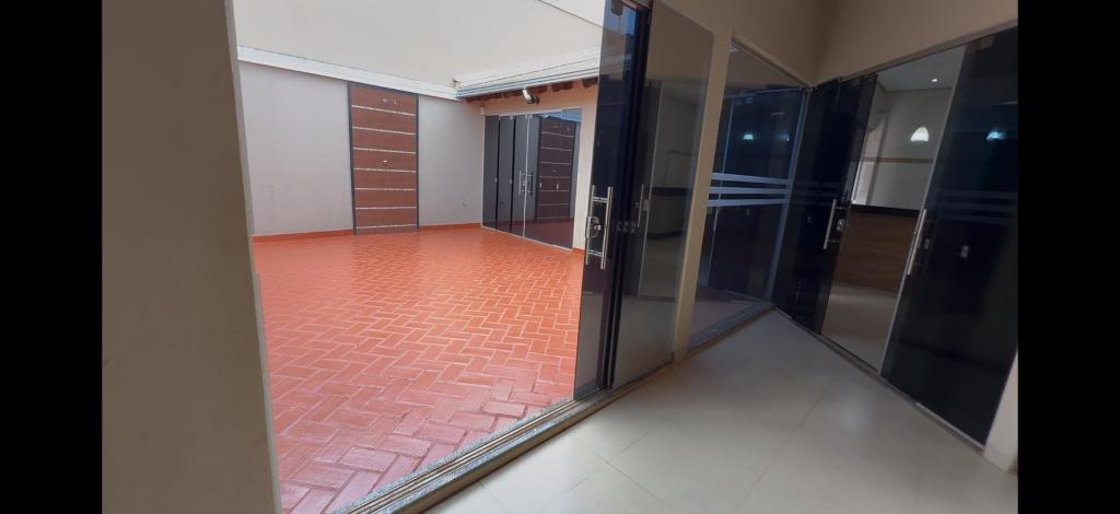 Lote no Residencial Interlagos com 3 quartos
