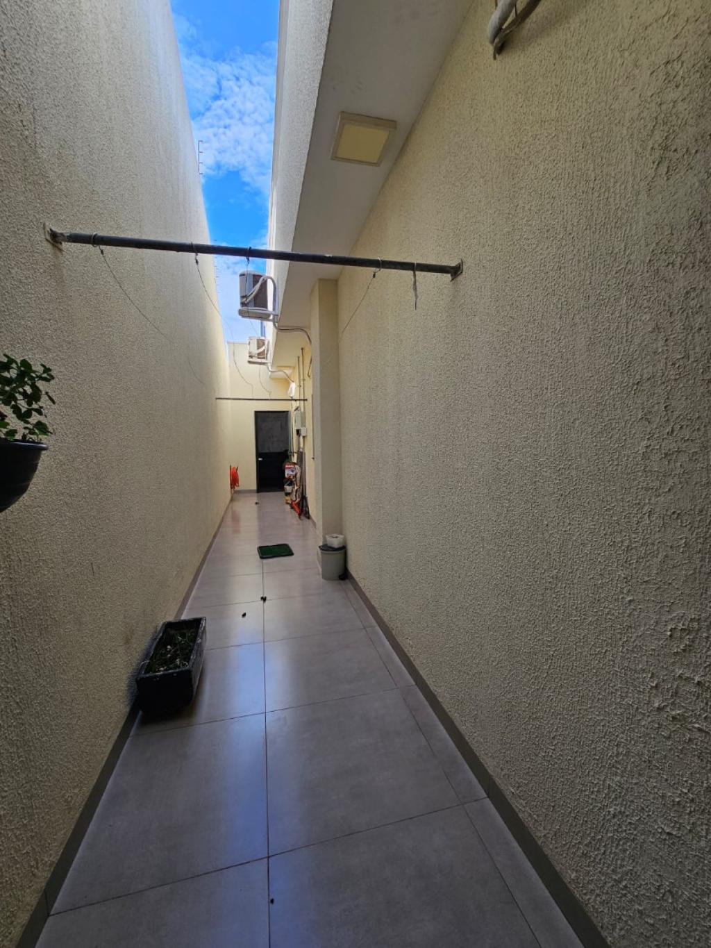 Lote no Setor Dona Gercina com 3 quartos