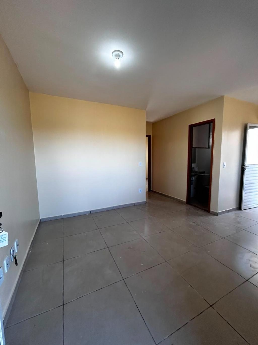 Foto 3 de Casa no Conjunto Residencial Fechado Portal dos Ipês III com 2 quartos