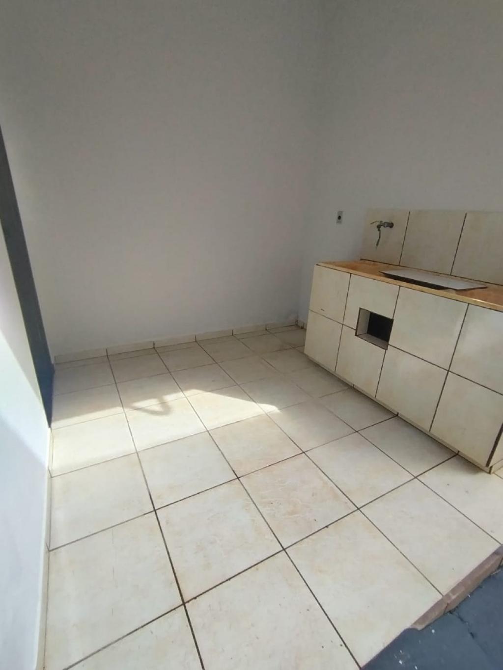 Foto 9 de Casa no Jardim Presidente com 2 quartos